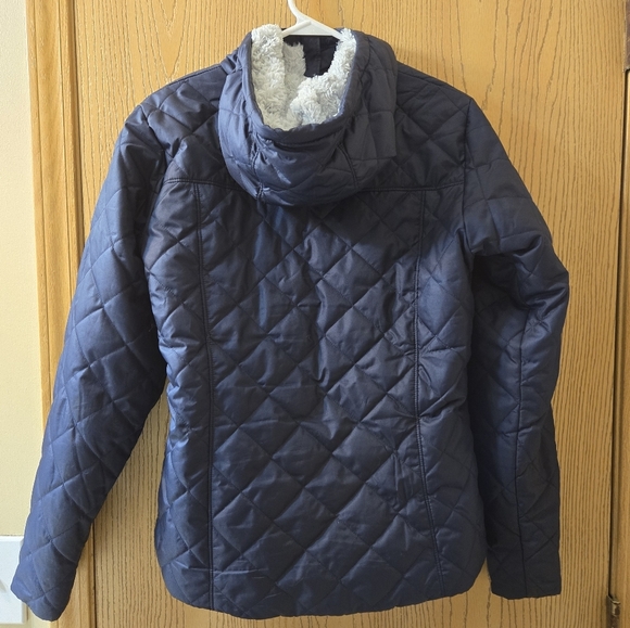 LIKE NEW Women's Columbia Navy Winter Jacket - Picture 2 of 6